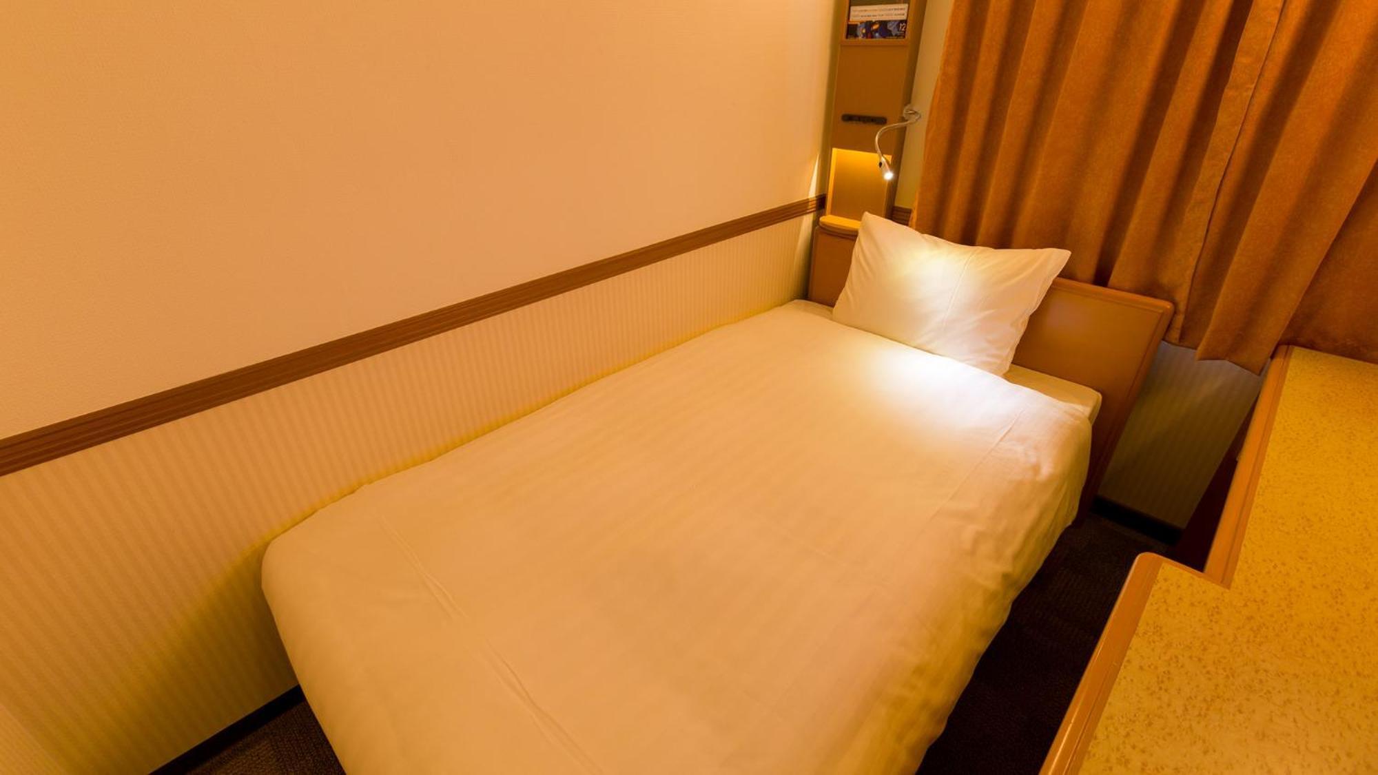 Toyoko Inn Himeji Eki Shinkansen Minami Guchi Номер фото